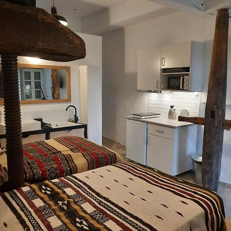 Dormir Au Pressoir Montagnieu  Екстер'єр фото